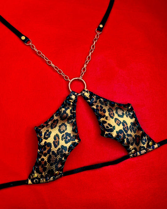 Vampira Cross top in jaguar