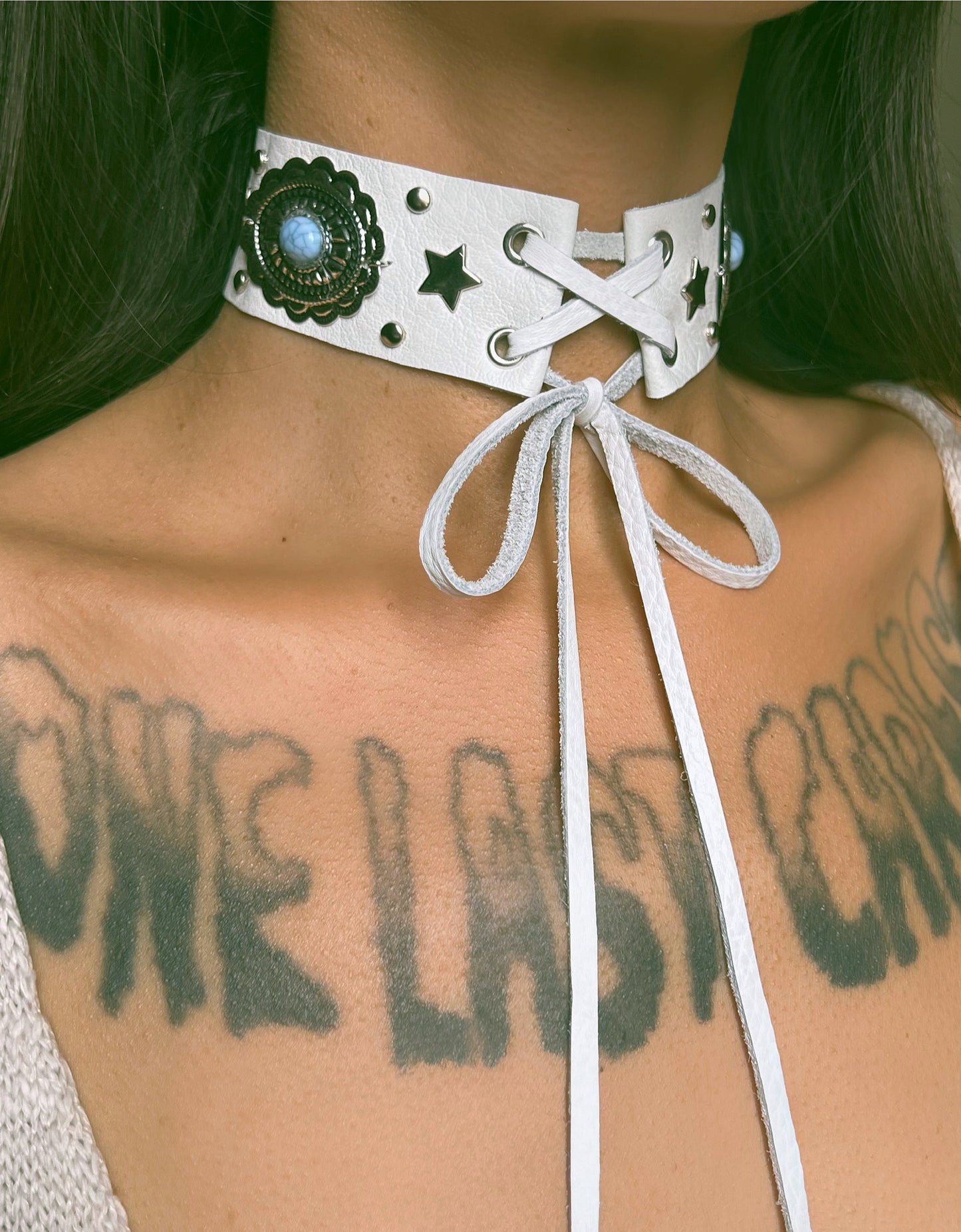Rambler Choker White