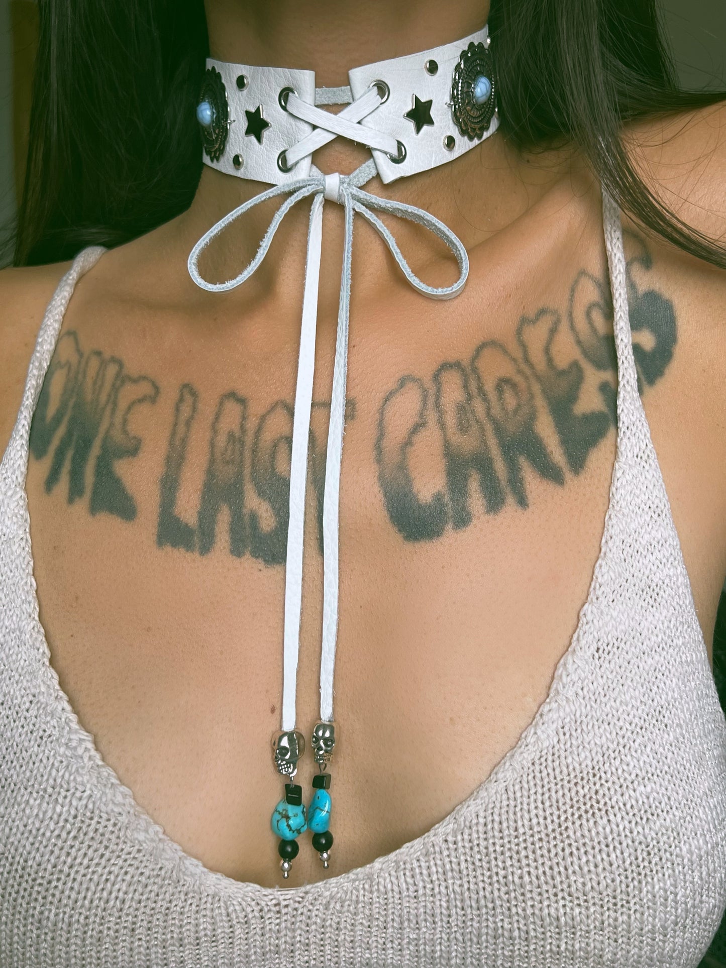 Rambler Choker White